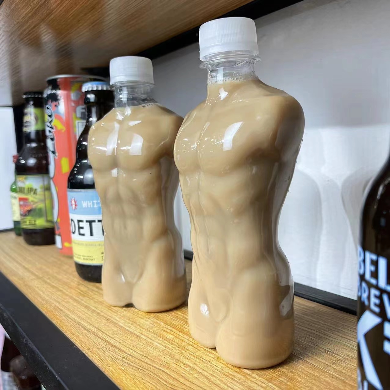 Creative Funny Muscle Man Wate - Wedding Water Supply recensie en prijs